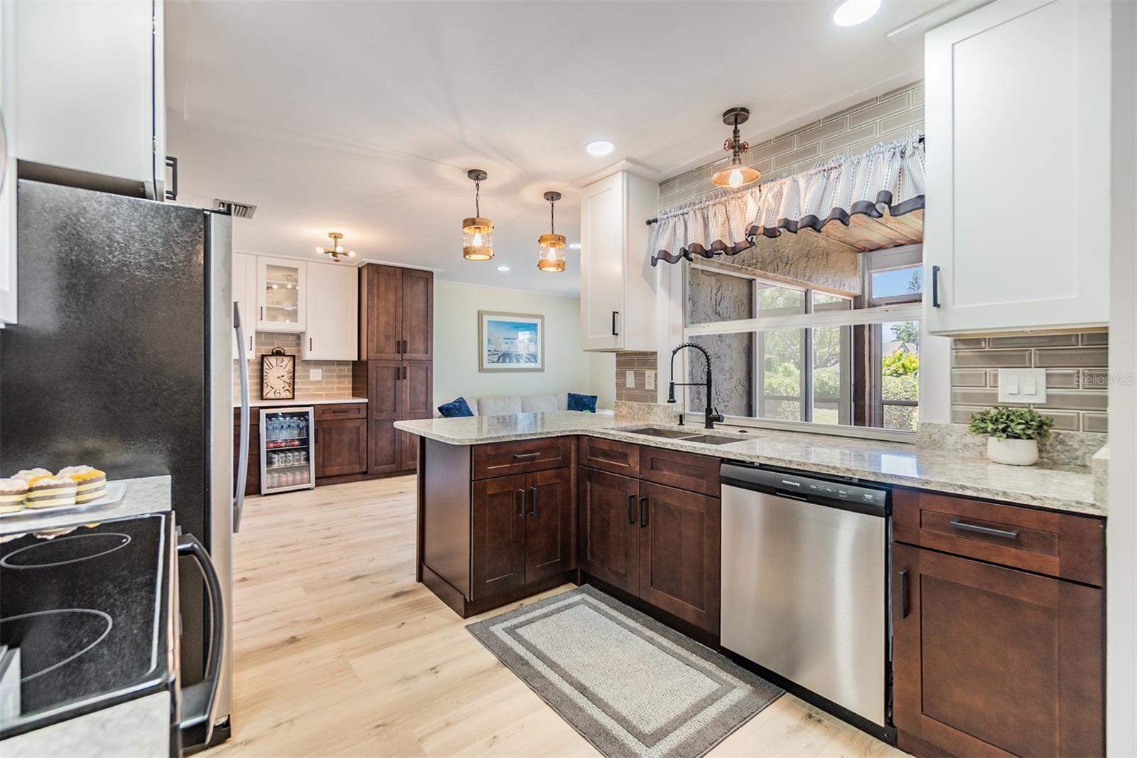 Image 10 of 36 For 2724 Ashwood Court
