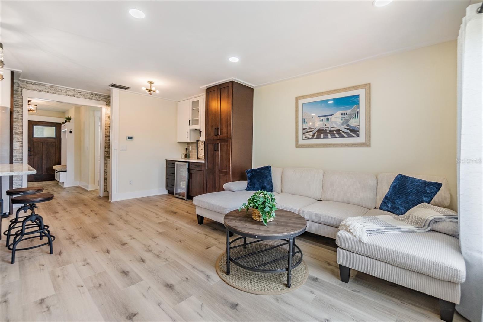 Image 14 of 36 For 2724 Ashwood Court
