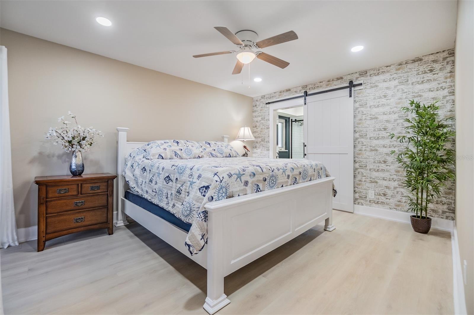 Image 17 of 36 For 2724 Ashwood Court
