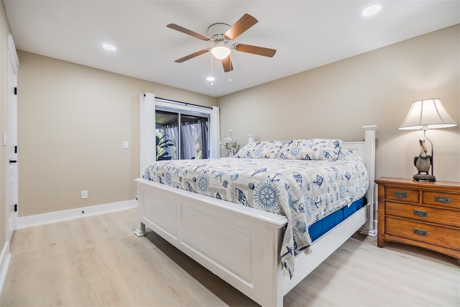 Image 18 of 36 For 2724 Ashwood Court