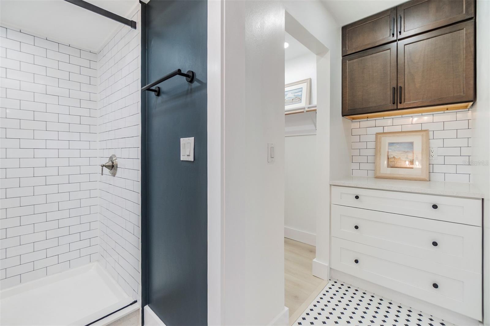 Image 21 of 36 For 2724 Ashwood Court