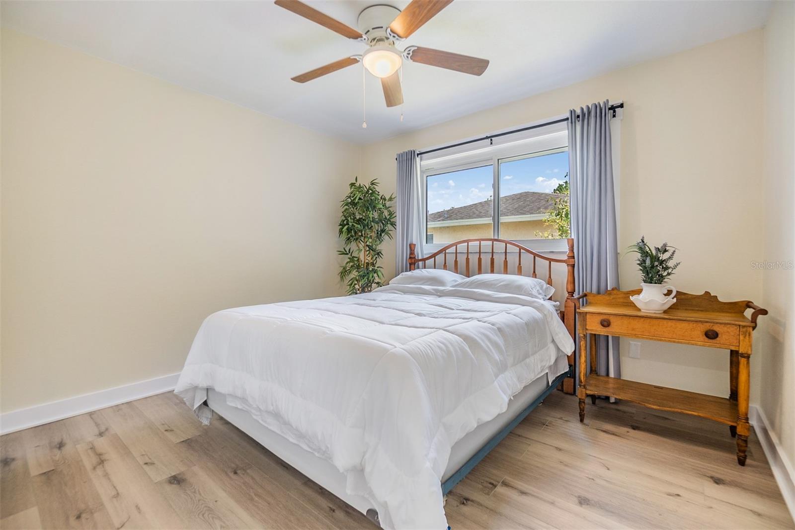 Image 23 of 36 For 2724 Ashwood Court