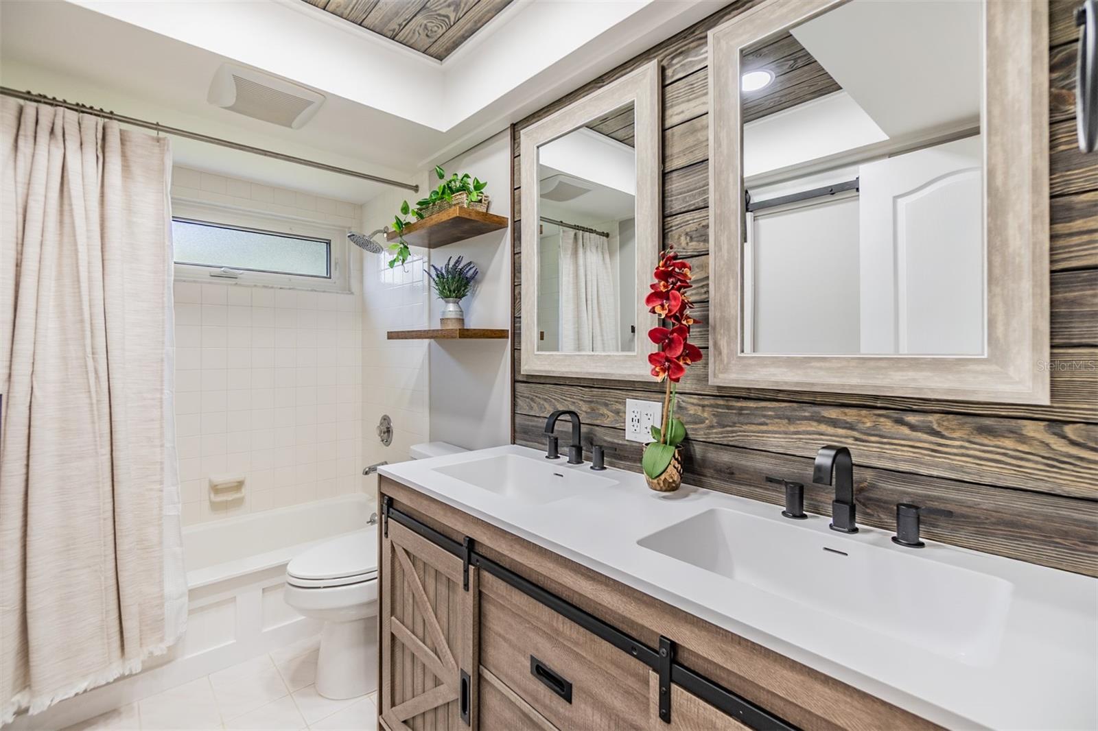 Image 24 of 36 For 2724 Ashwood Court