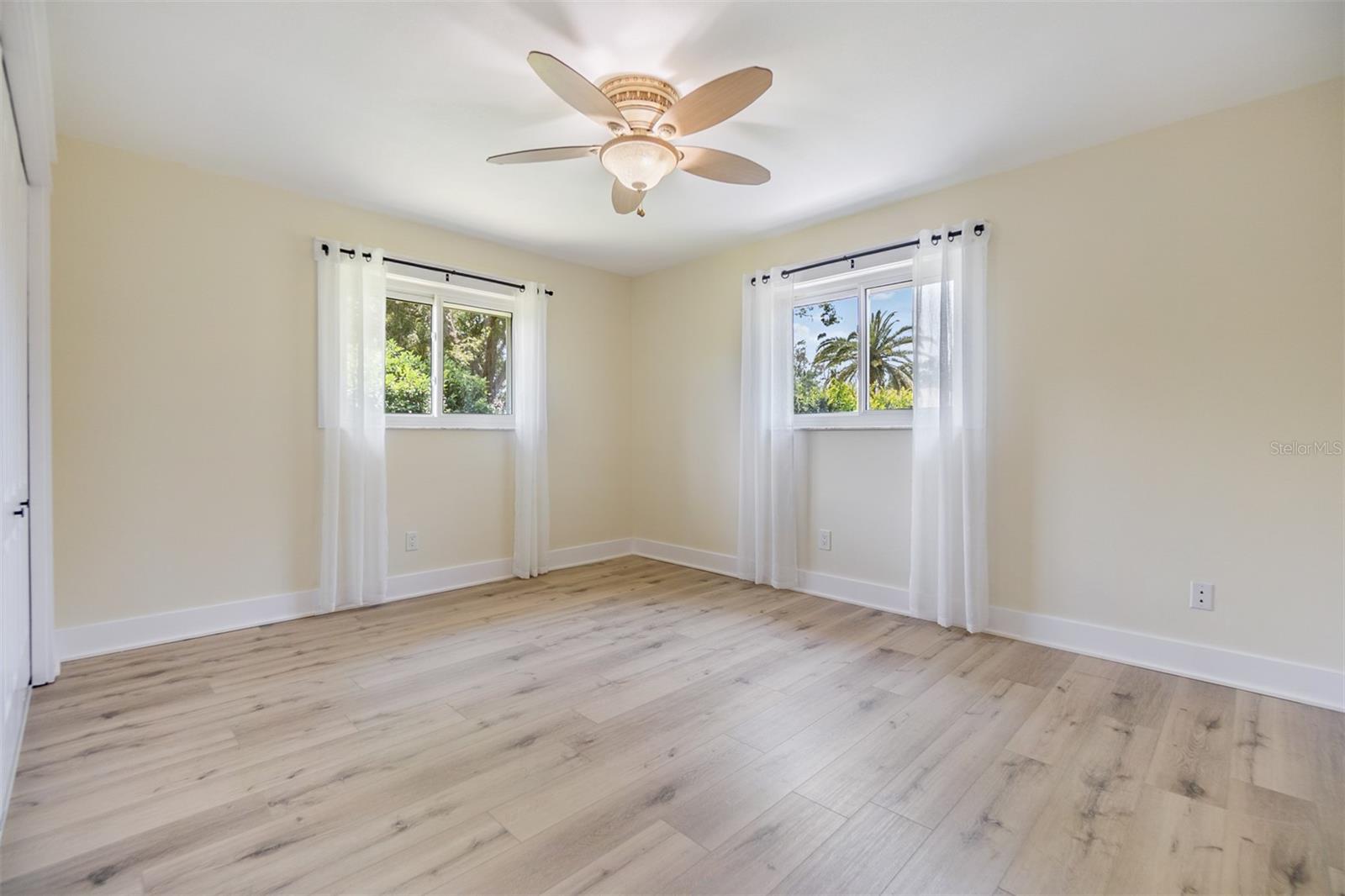Image 25 of 36 For 2724 Ashwood Court