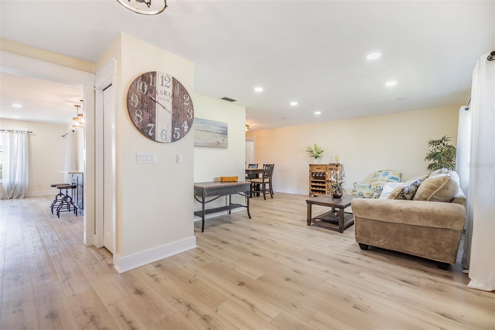Image 5 of 36 For 2724 Ashwood Court