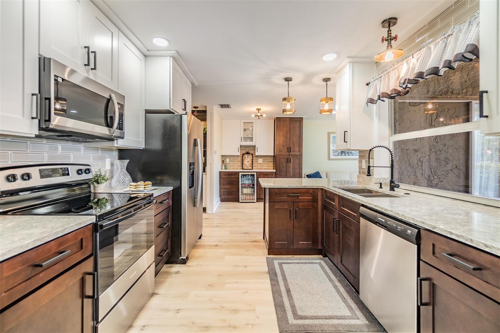 Image 6 of 36 For 2724 Ashwood Court