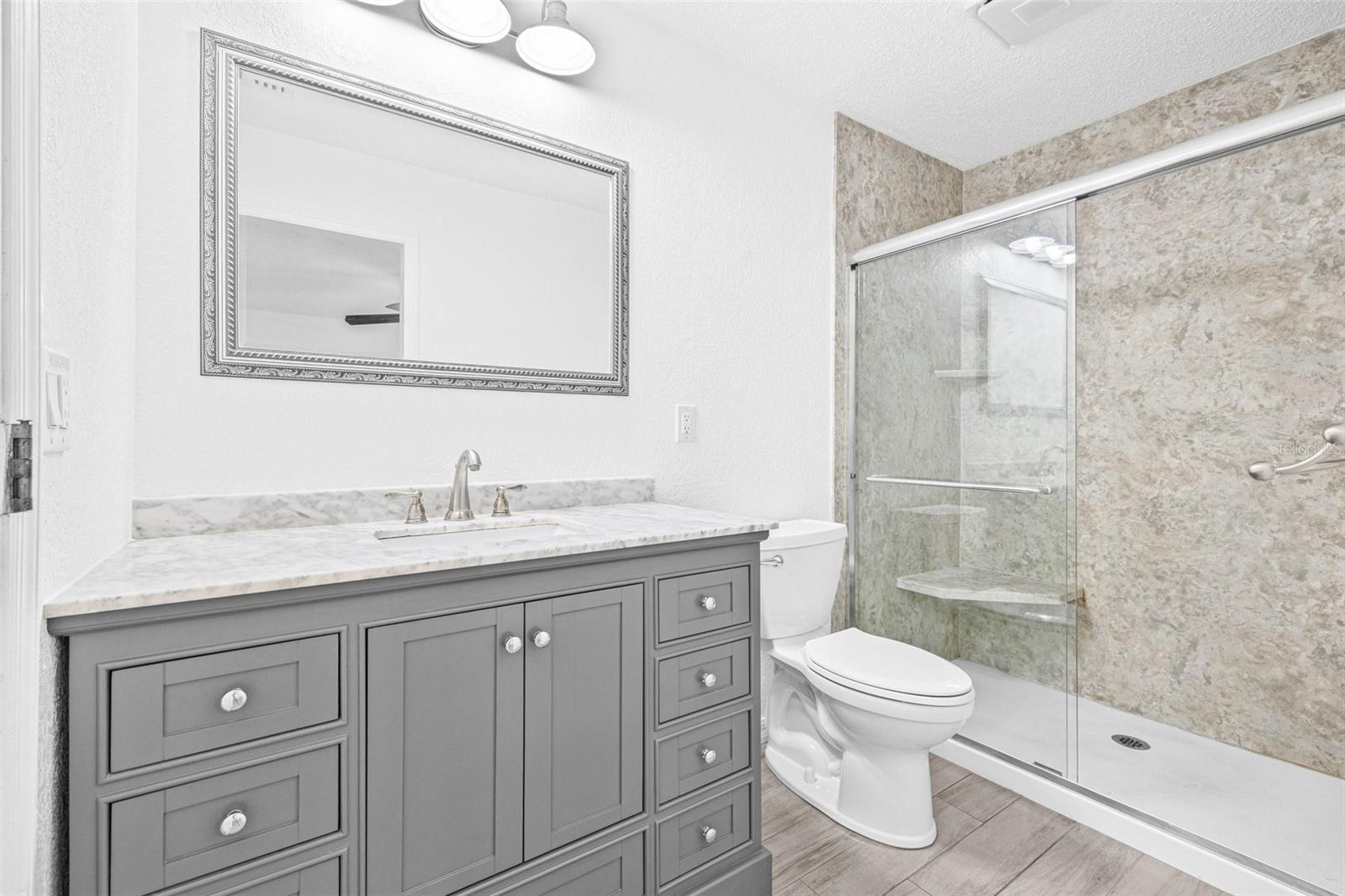 Listing photo id 14 for 9981 58th Street N