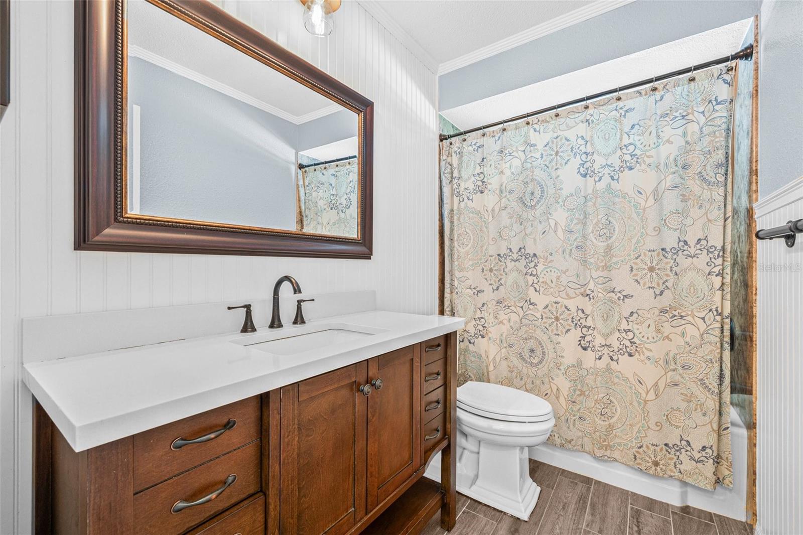 Listing photo id 16 for 9981 58th Street N