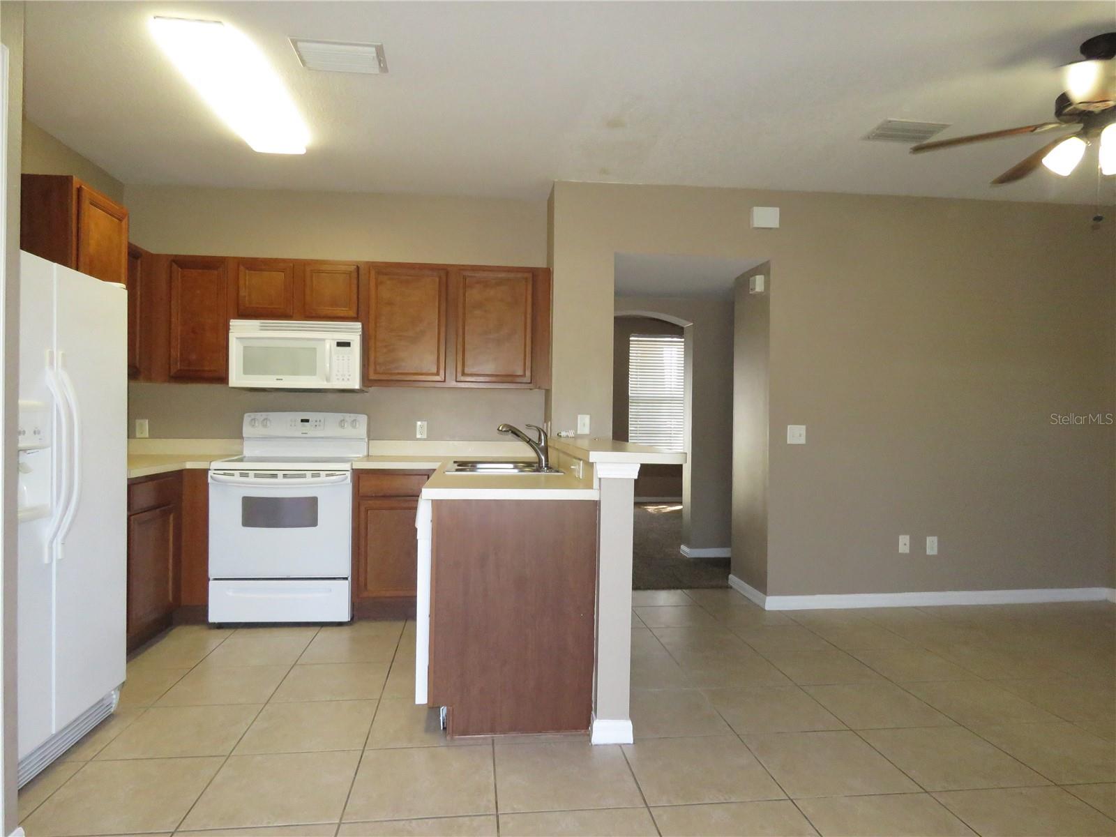 Image 2 of 14 For 532 Golden Tree Place