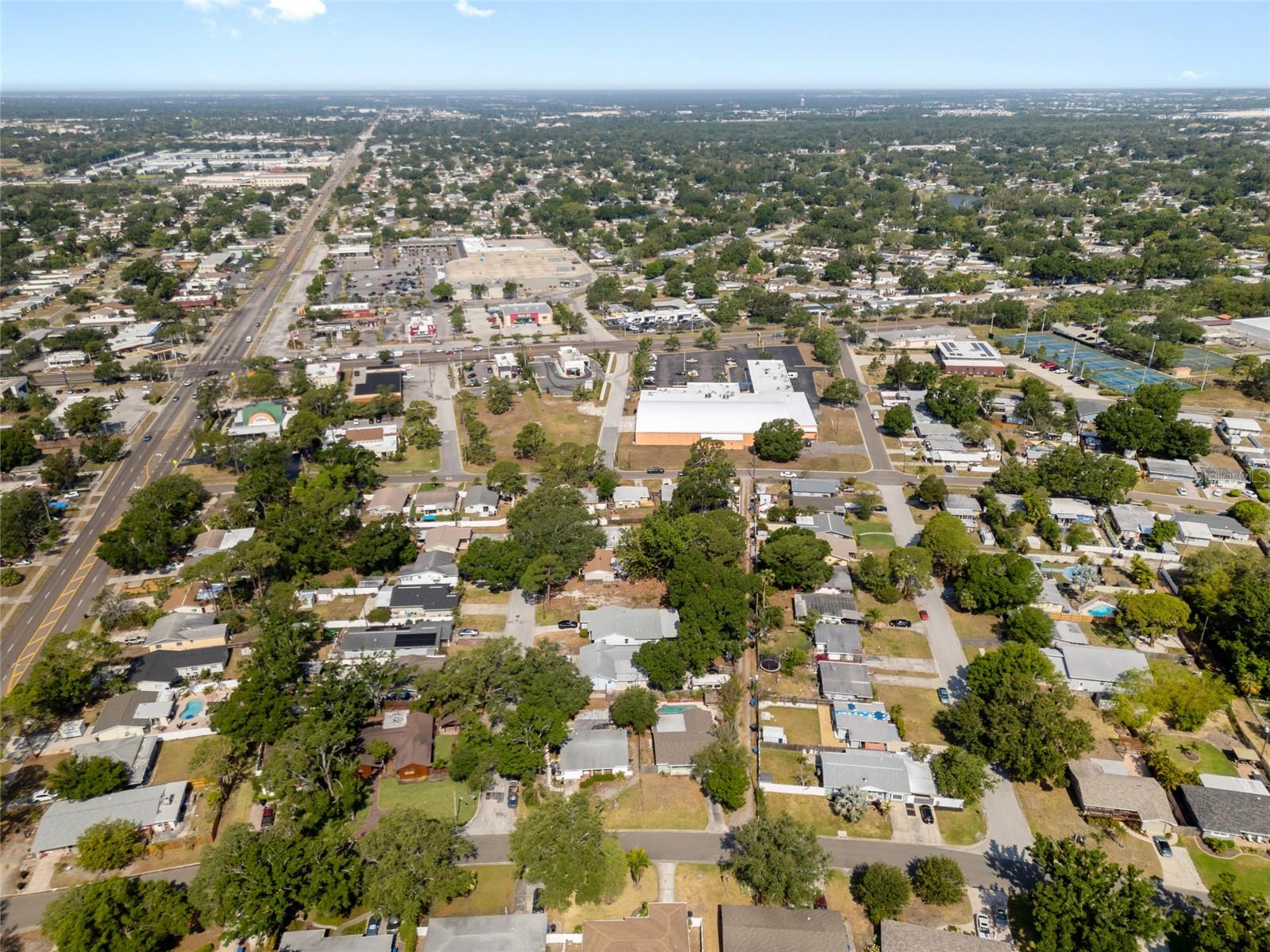 Listing photo id 10 for 753 63rd Avenue N