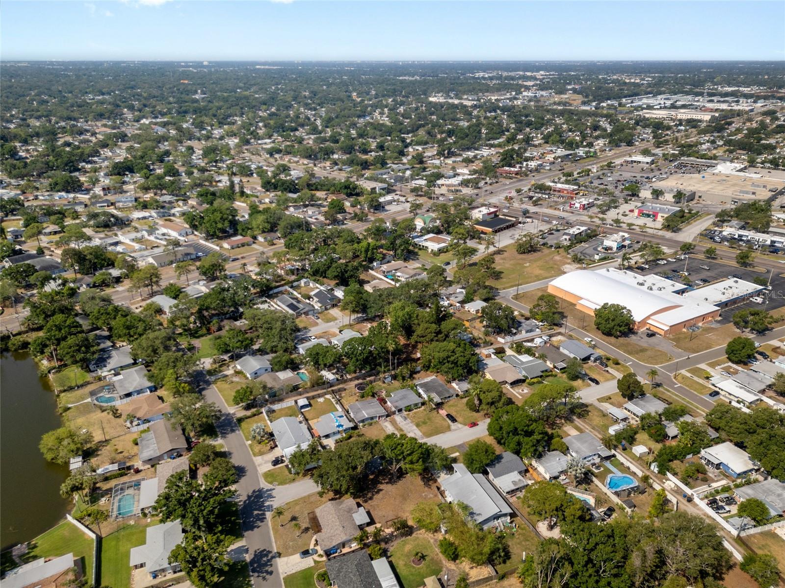 Listing photo id 11 for 753 63rd Avenue N