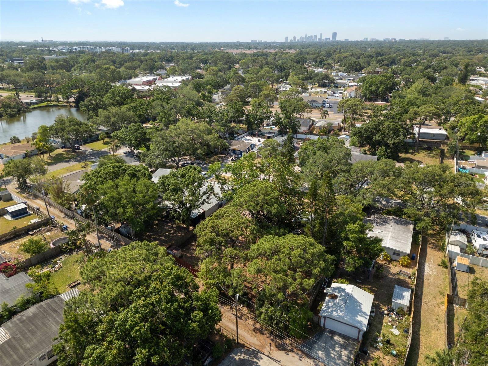 Listing photo id 14 for 753 63rd Avenue N