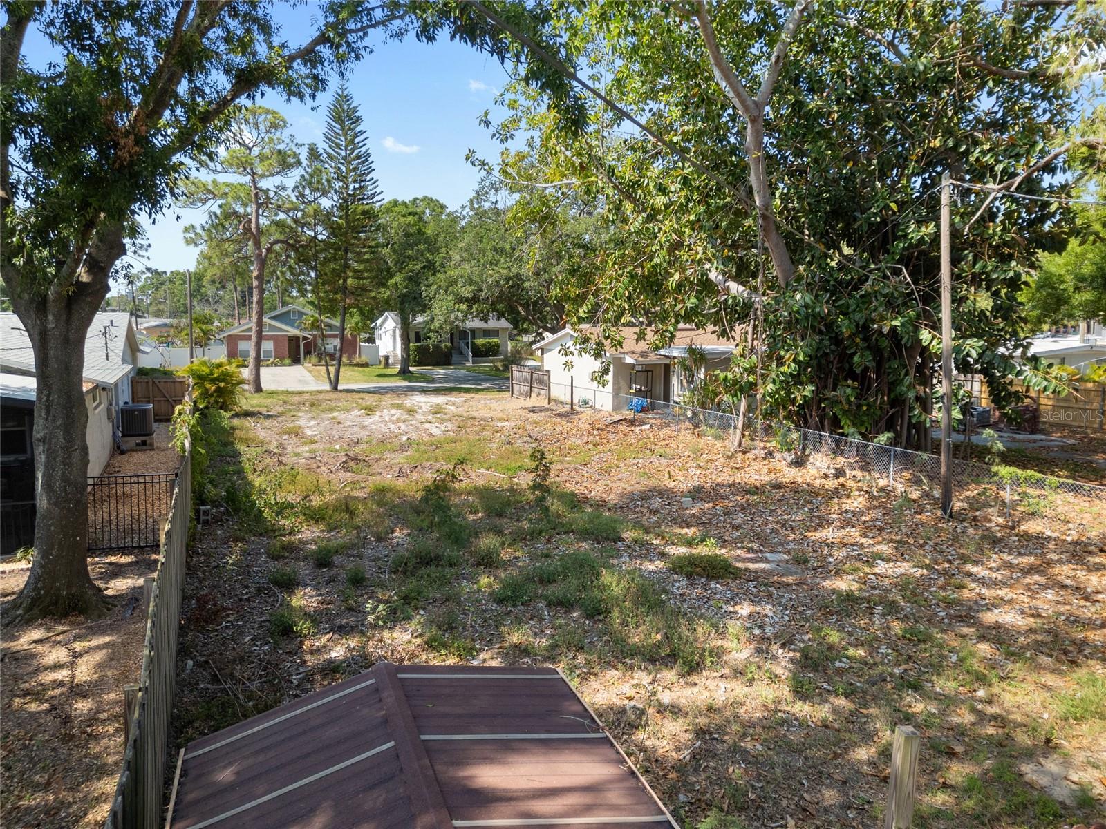 Listing photo id 6 for 753 63rd Avenue N