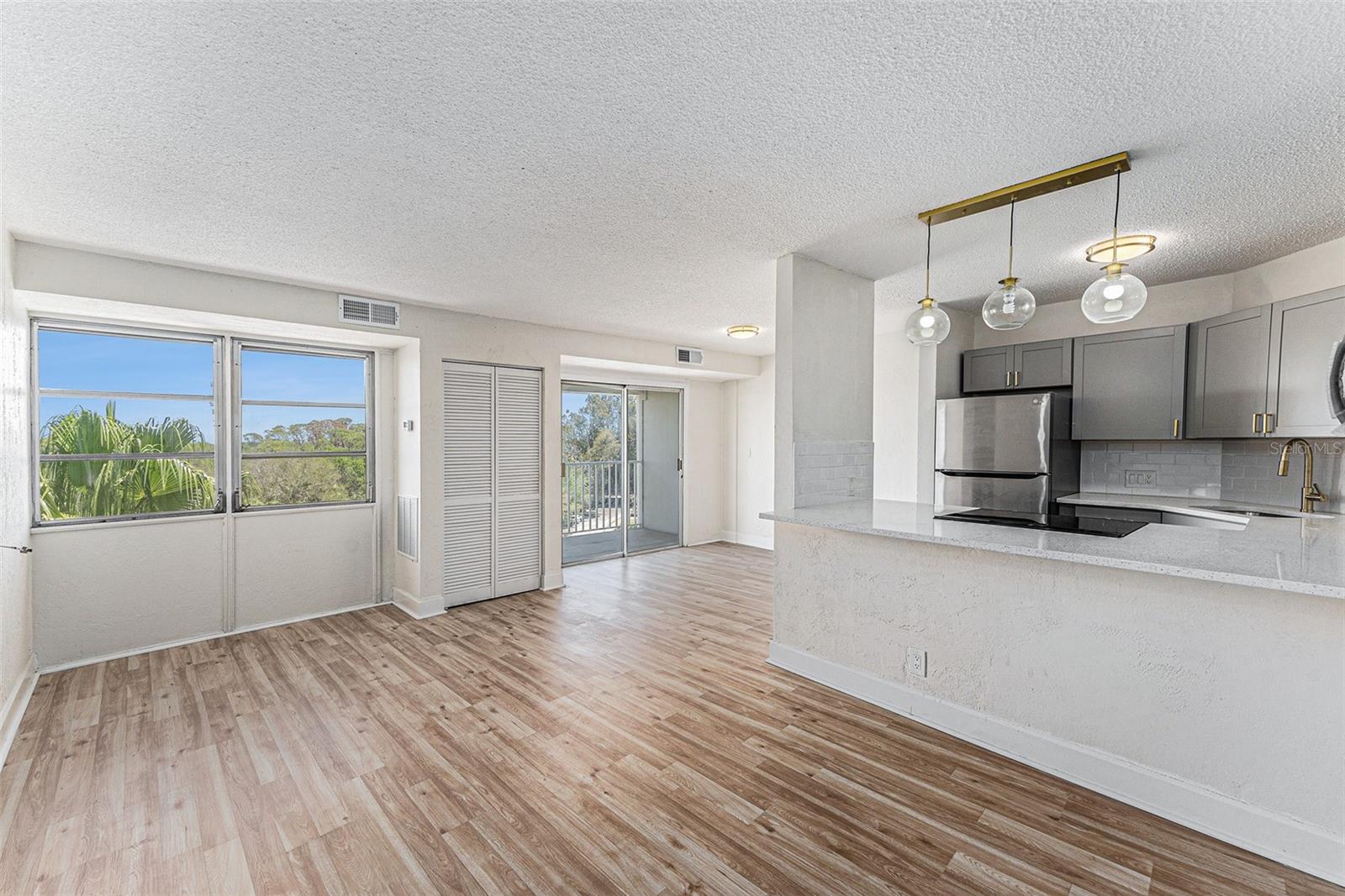 Image 11 of 27 For 3315 58th Avenue S 605
