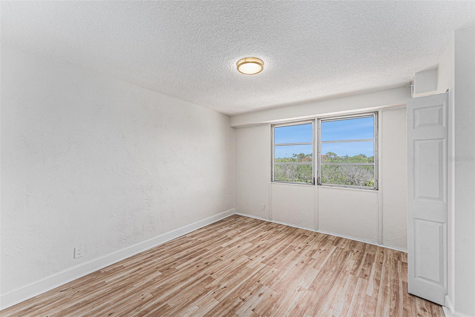Image 15 of 27 For 3315 58th Avenue S 605