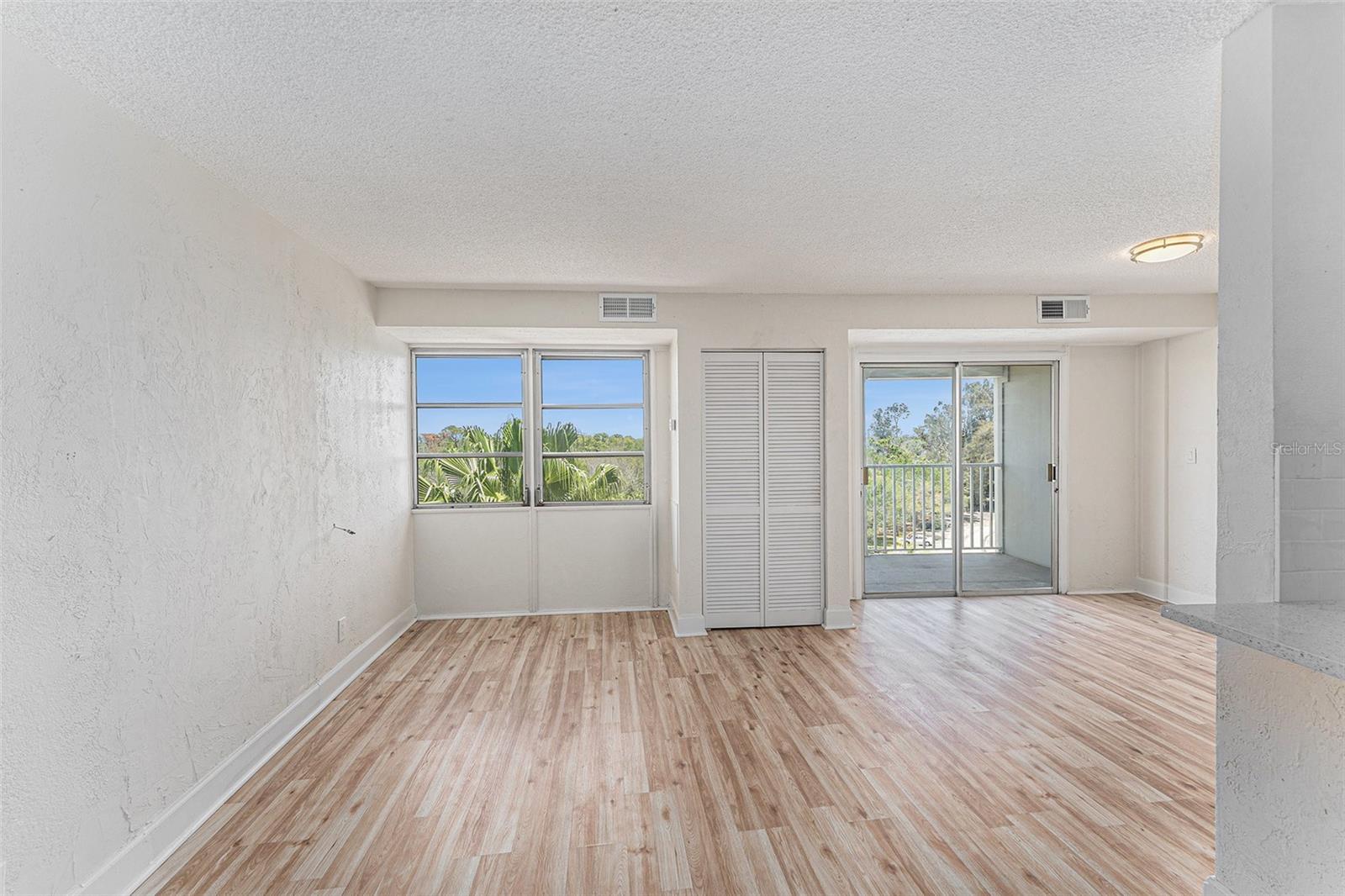 Image 5 of 27 For 3315 58th Avenue S 605
