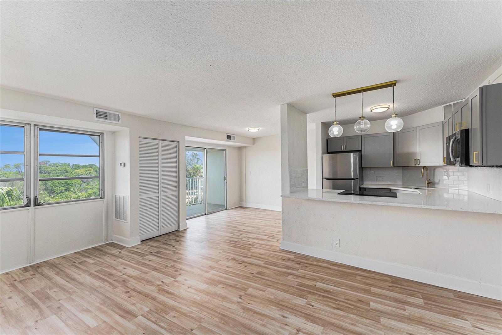 Image 6 of 27 For 3315 58th Avenue S 605