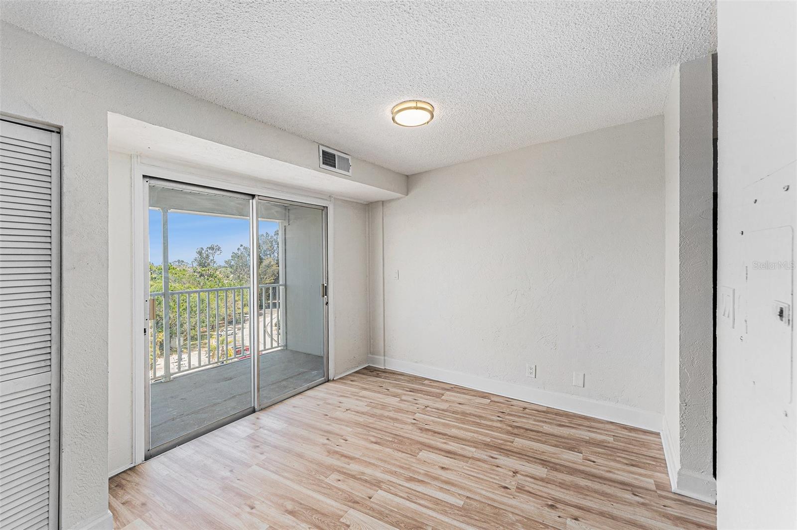 Image 9 of 27 For 3315 58th Avenue S 605