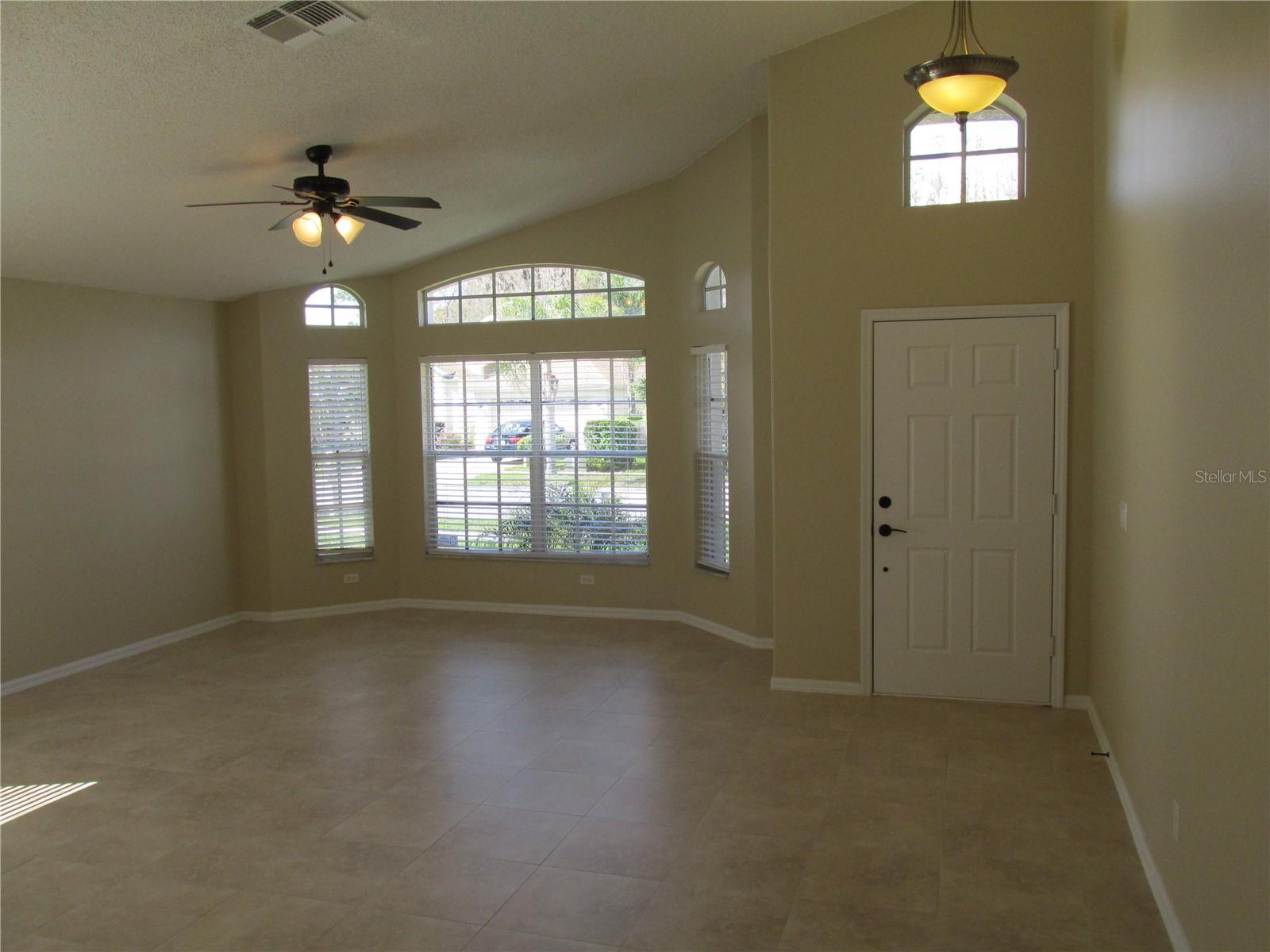 Image 3 of 36 For 1524 Maximilian Drive