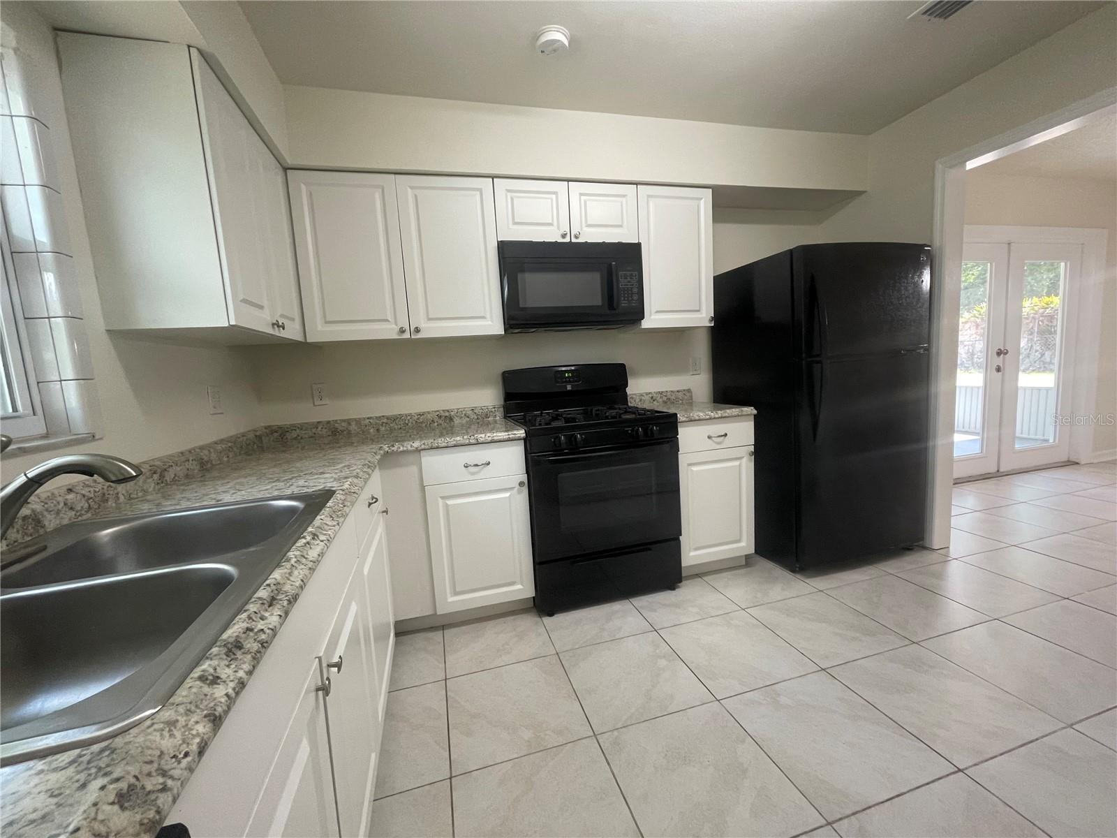 Image 5 of 14 For 206 Circle Hill Drive
