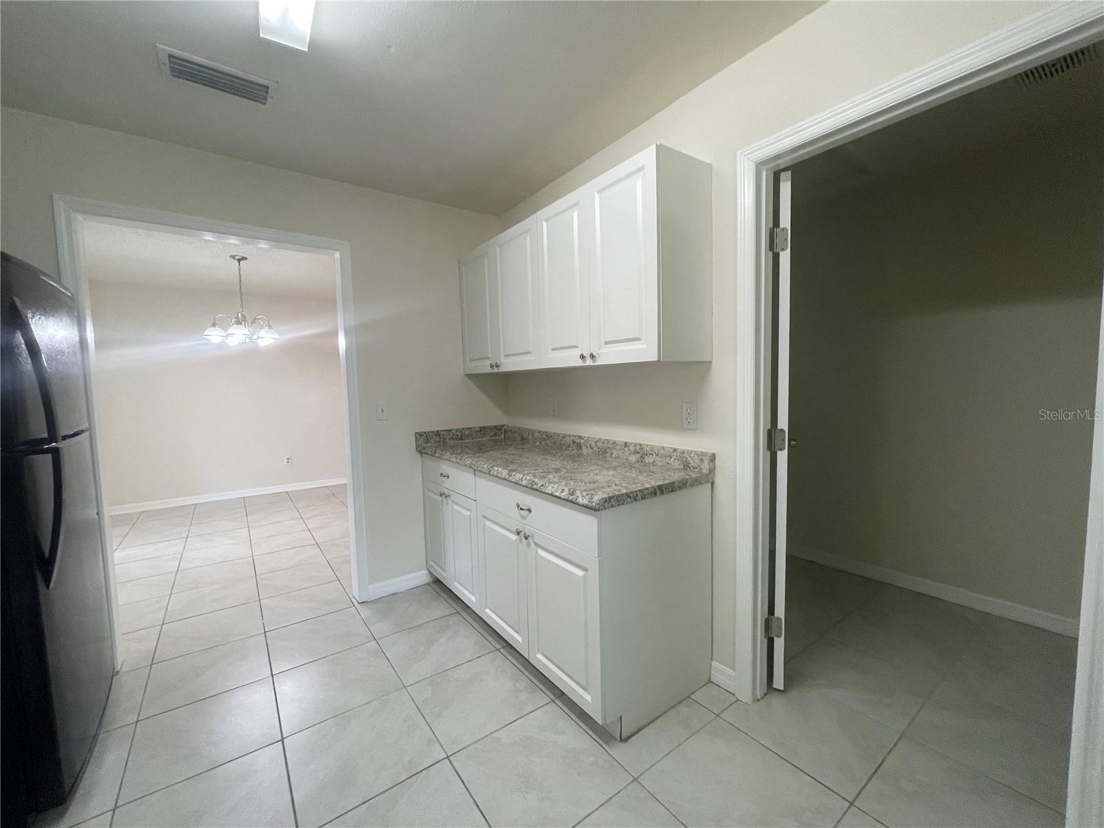 Image 6 of 14 For 206 Circle Hill Drive