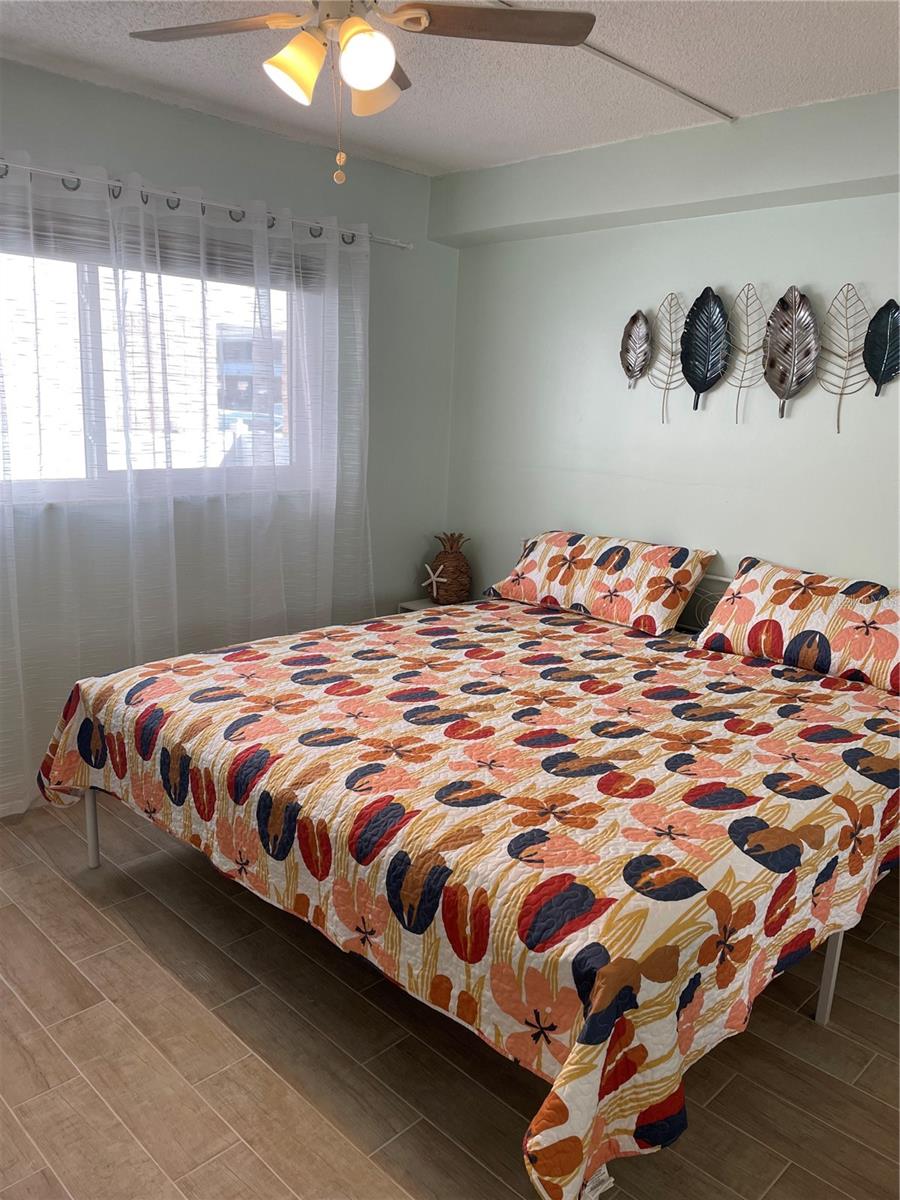 Image 5 of 7 For 14251 Gulf Boulevard 2