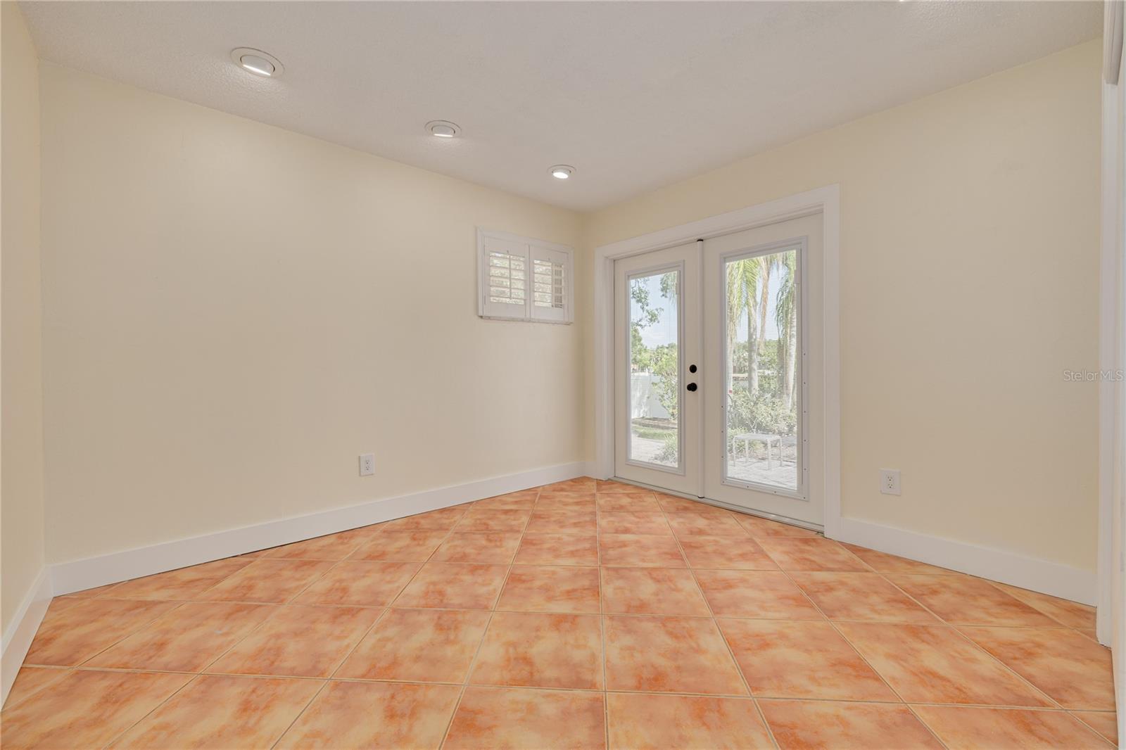 Image 32 of 60 For 2370 Weymouth Drive