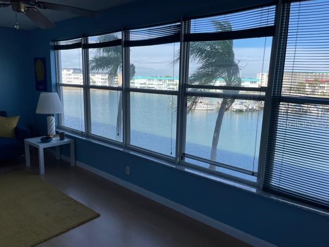 Image 3 of 14 For 5925 Shore Boulevard S 311