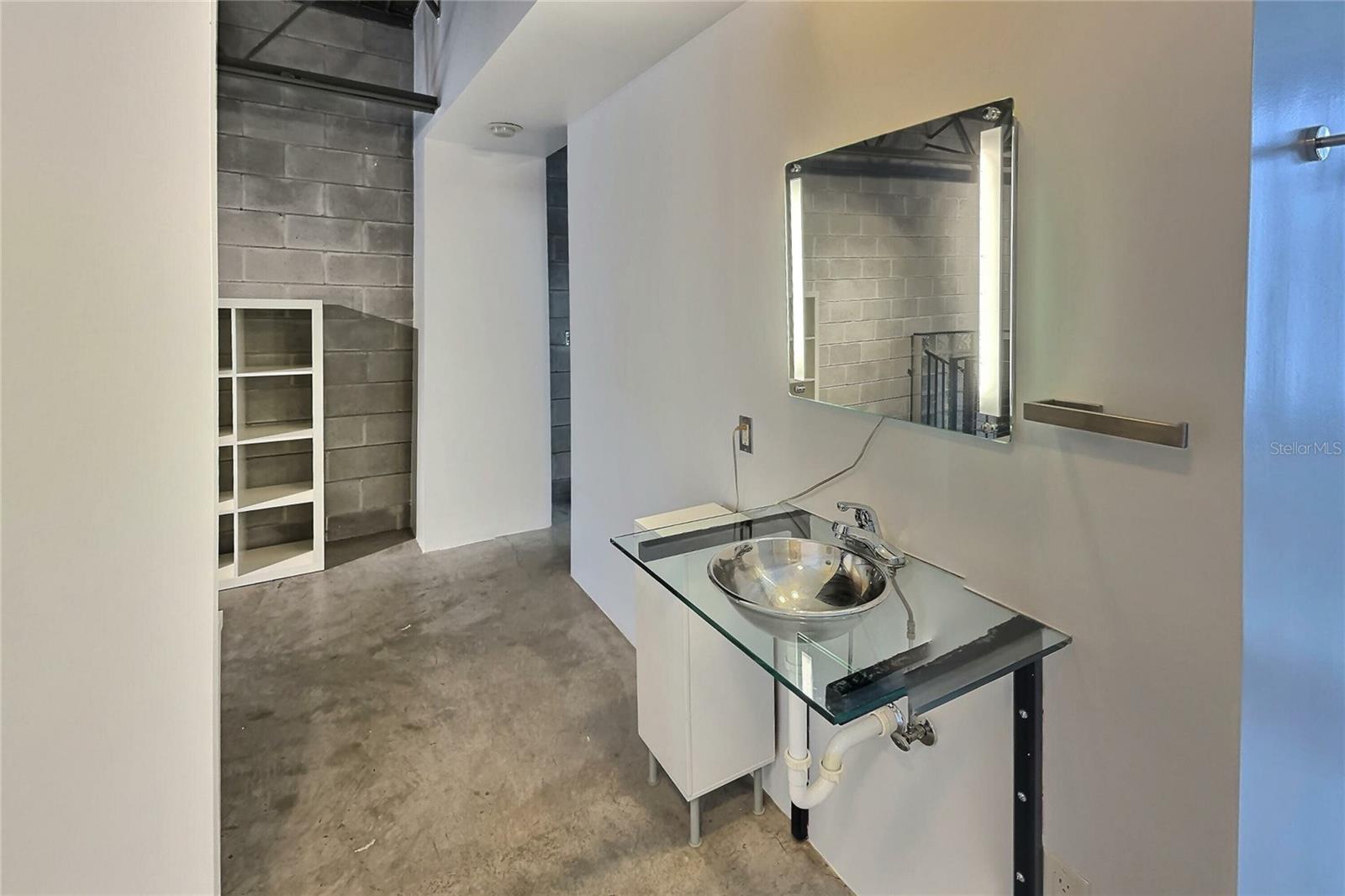 Image 13 of 28 For 217 12th Street 114