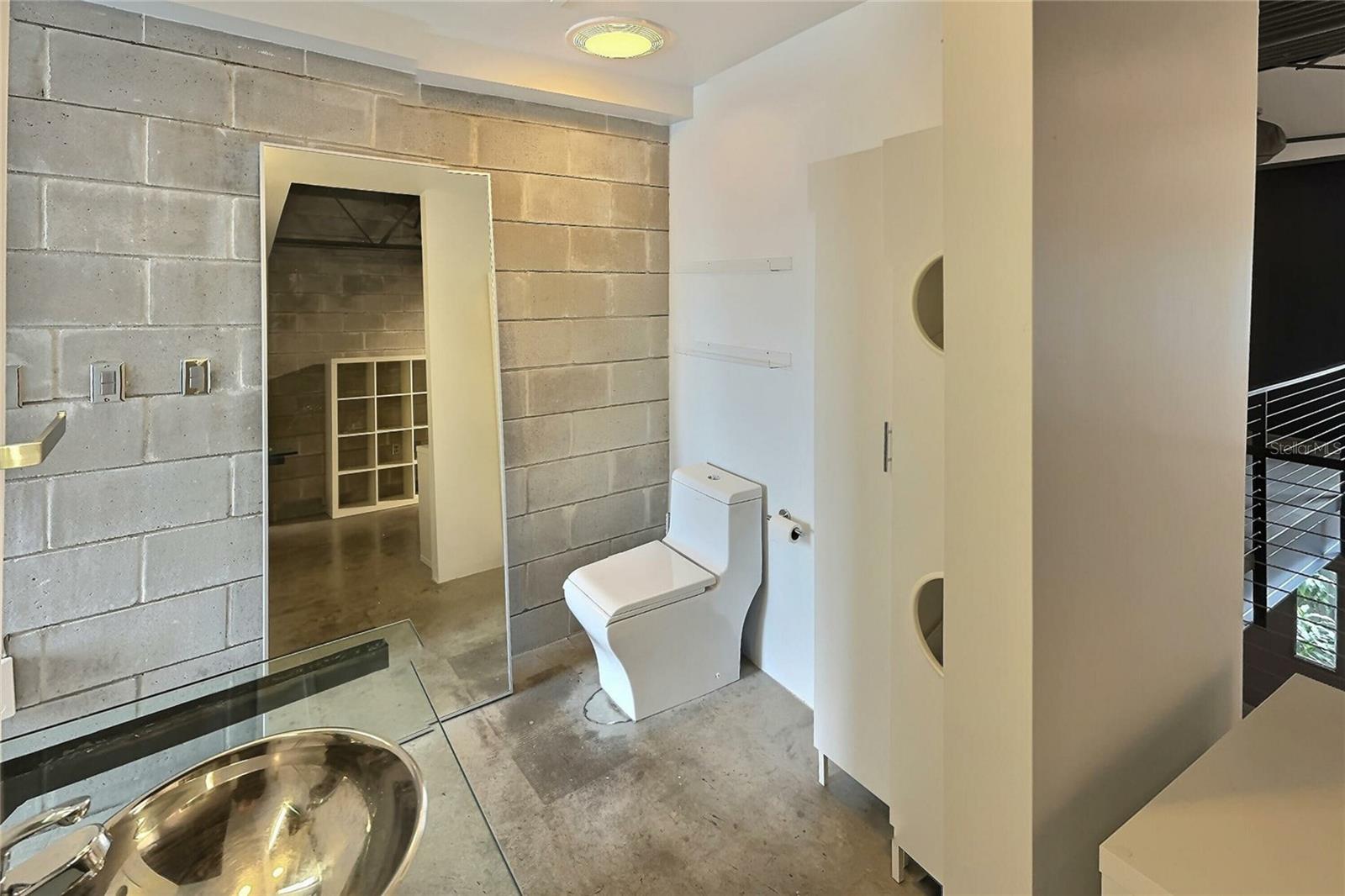 Image 14 of 28 For 217 12th Street 114