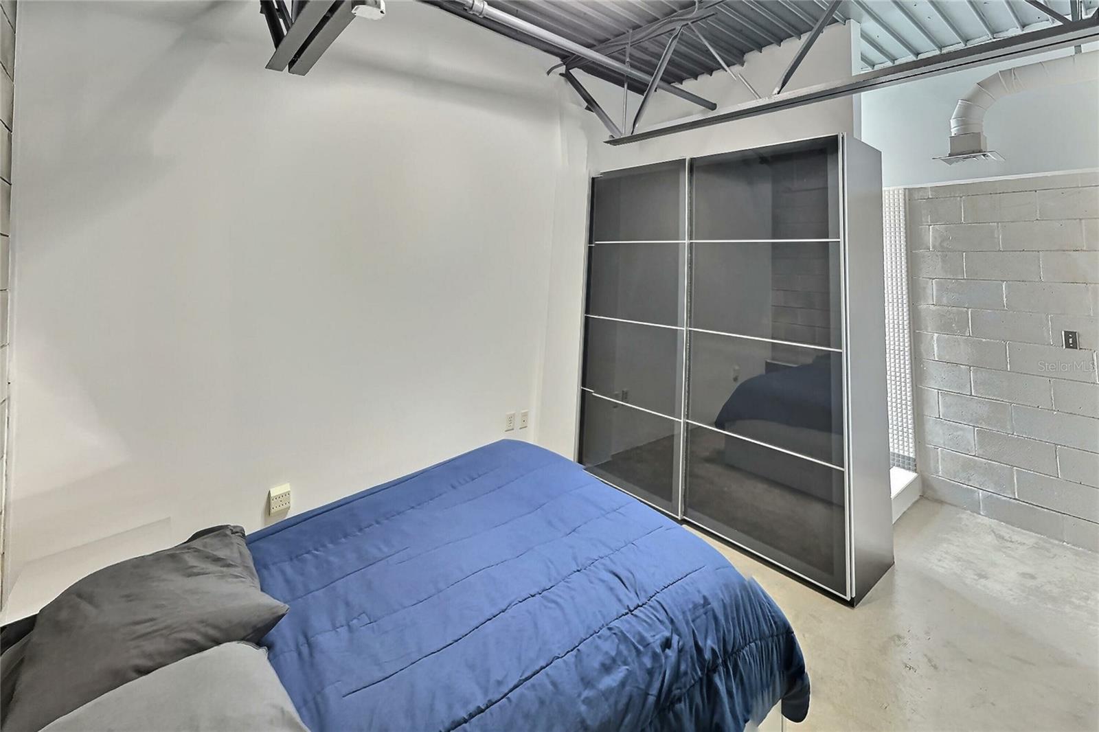 Image 18 of 28 For 217 12th Street 114