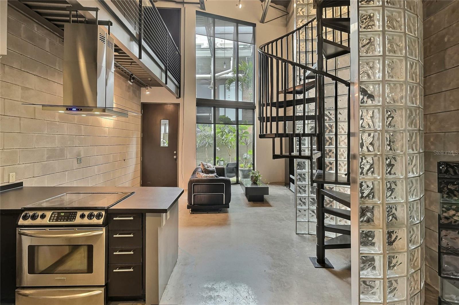Image 5 of 28 For 217 12th Street 114