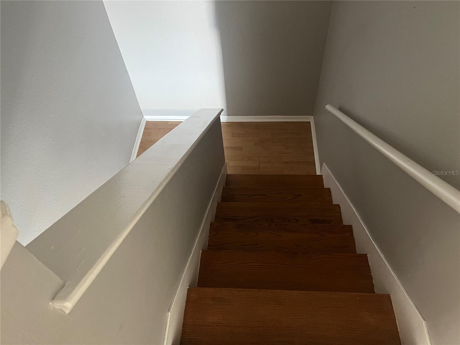 Listing photo id 10 for 2068 San Marino Way N