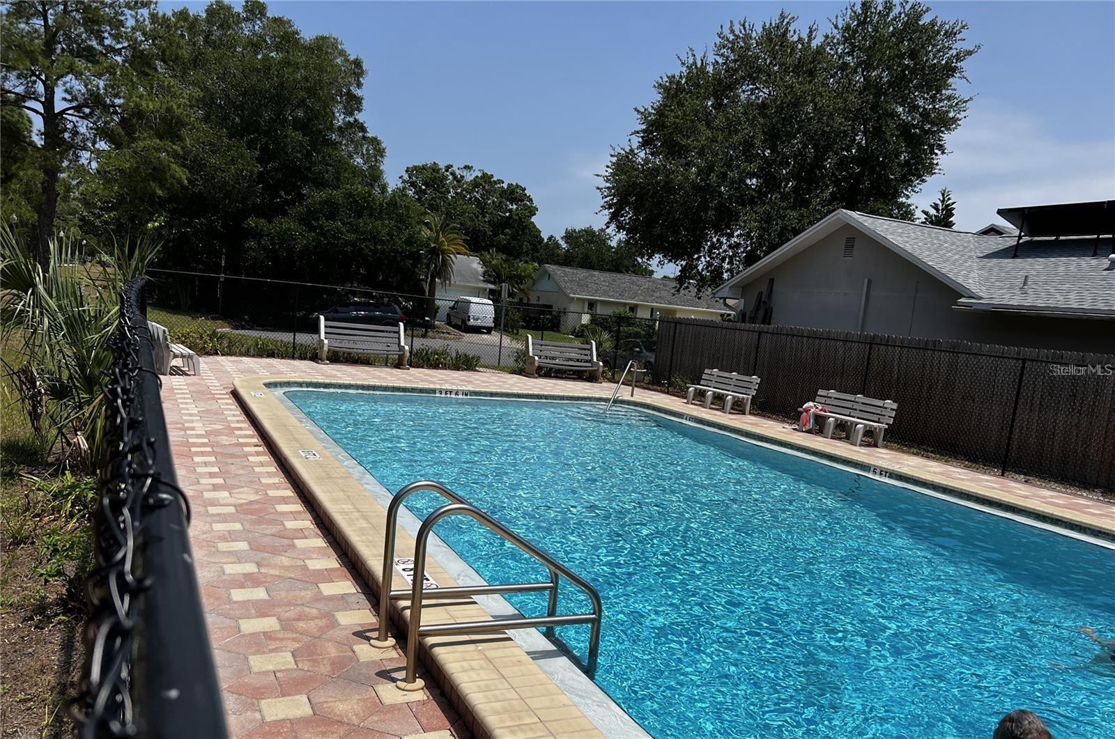 Listing photo id 18 for 2068 San Marino Way N