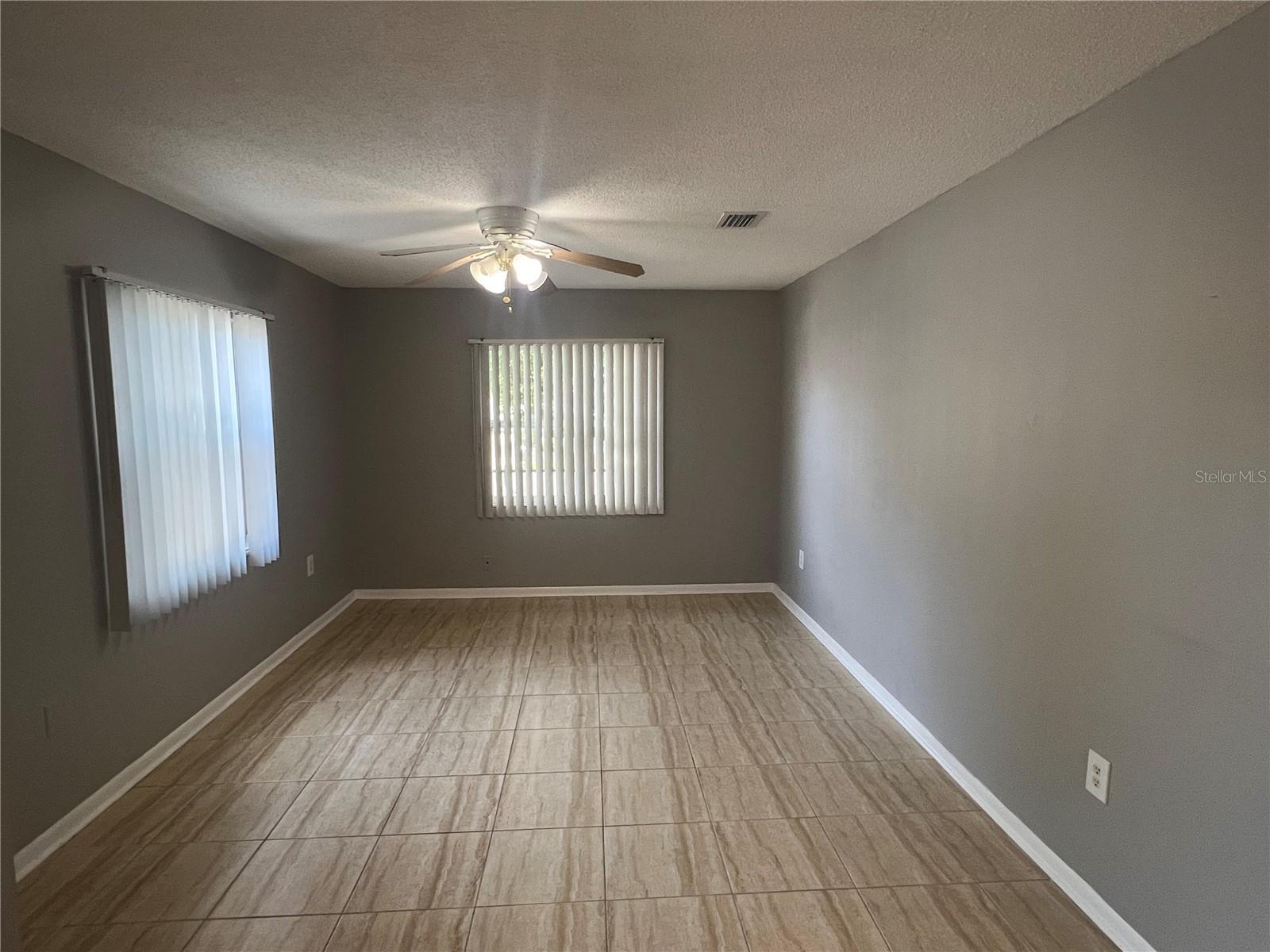 Listing photo id 3 for 2068 San Marino Way N
