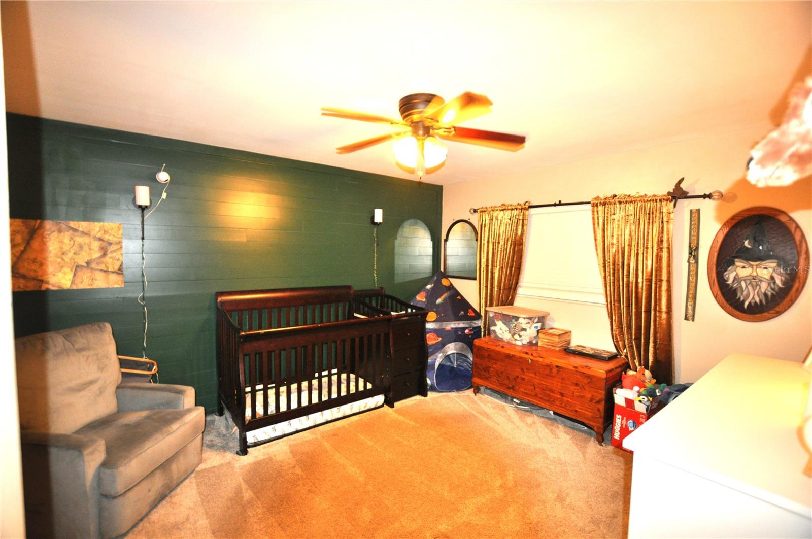 Listing photo id 8 for 411 Debra Drive