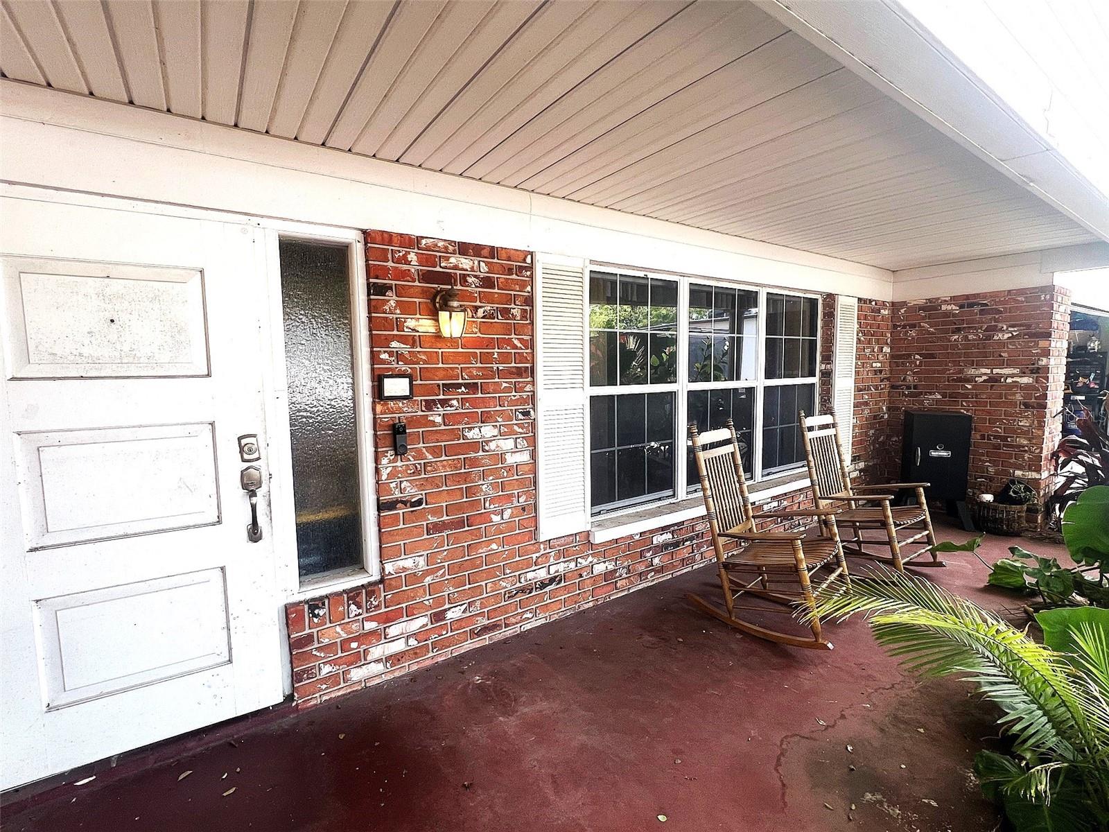 Listing photo id 14 for 411 Debra Drive