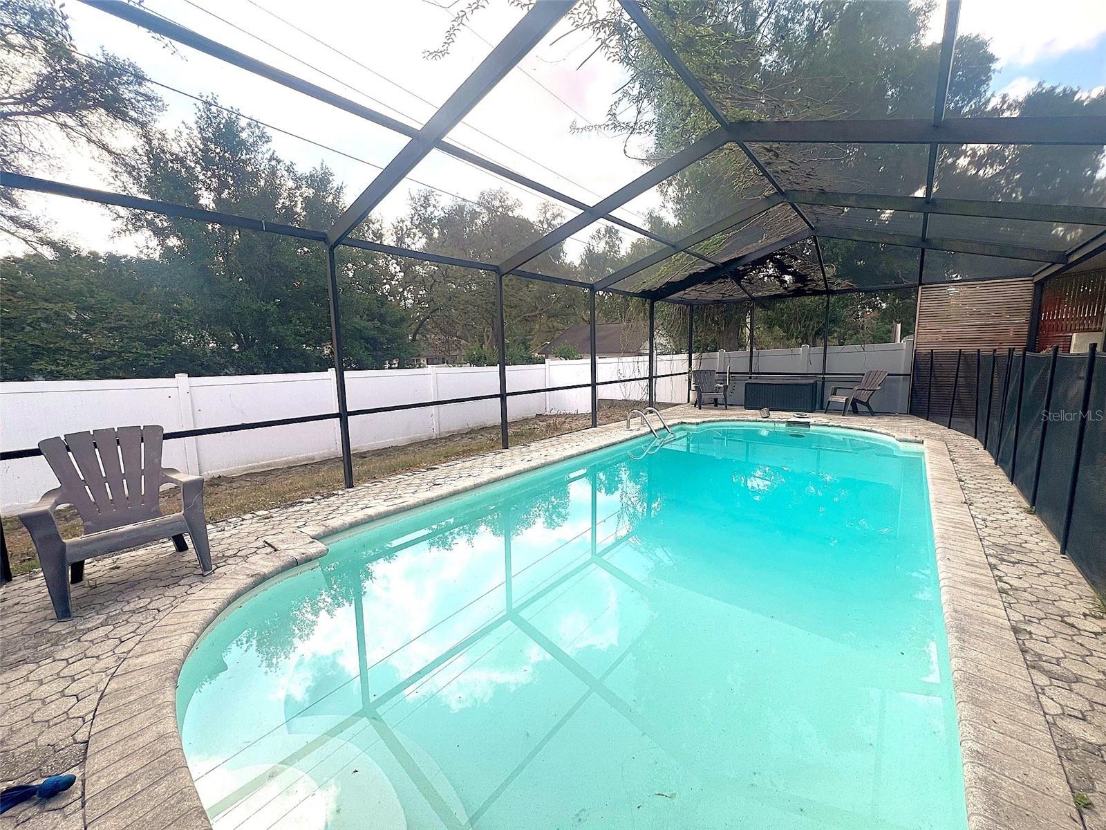 Listing photo id 0 for 411 Debra Drive