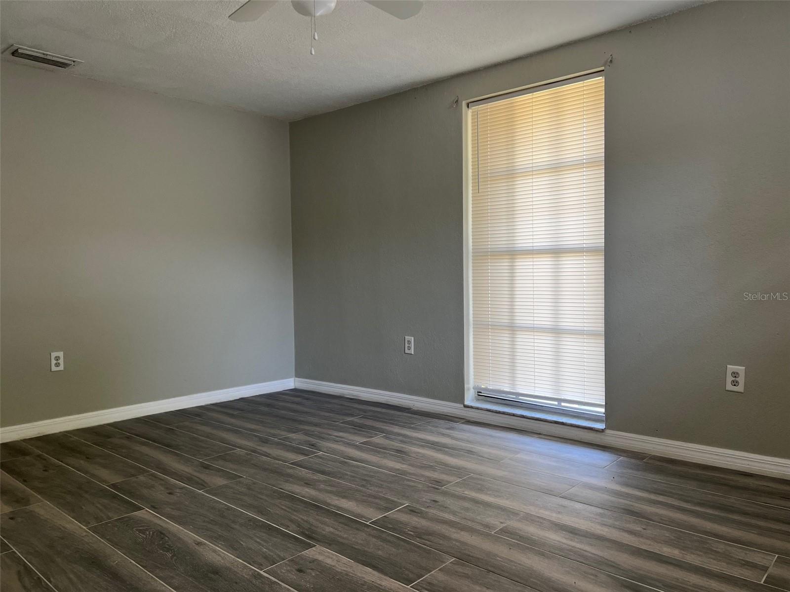 Listing photo id 9 for 7510 Sequoia Drive