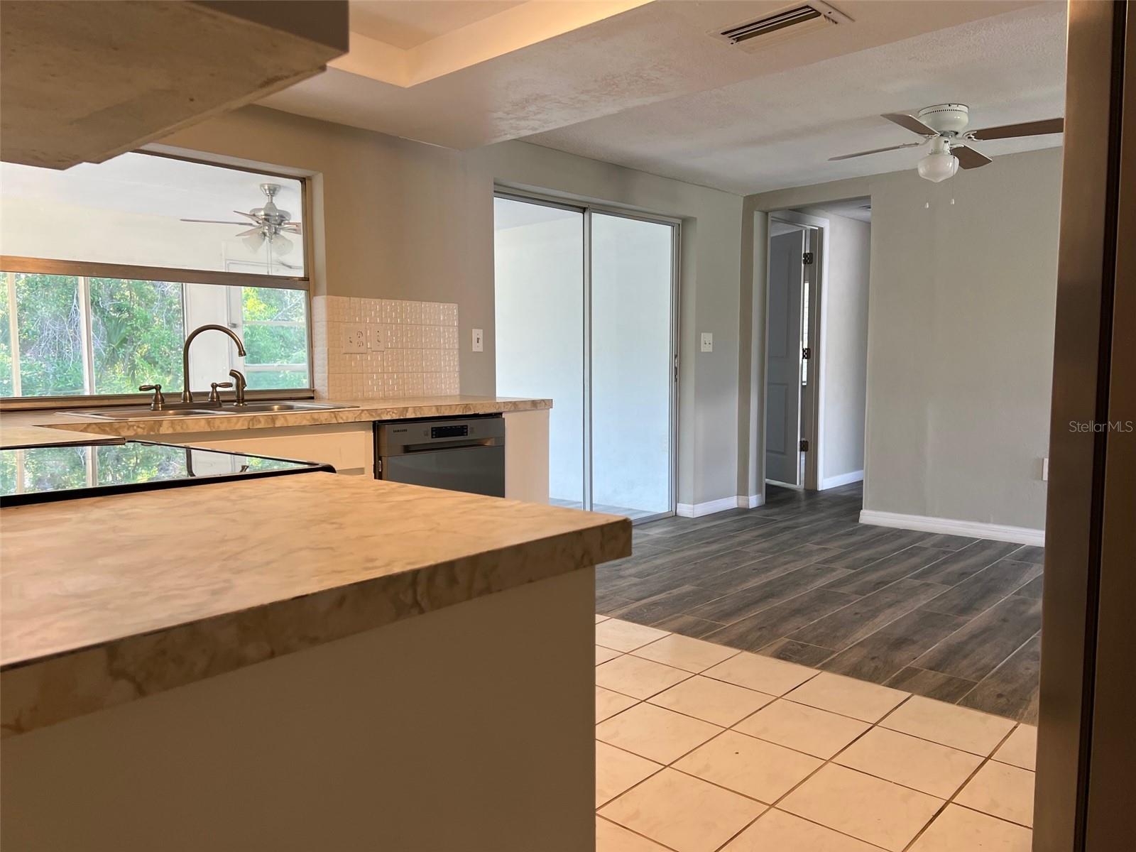 Listing photo id 17 for 7510 Sequoia Drive