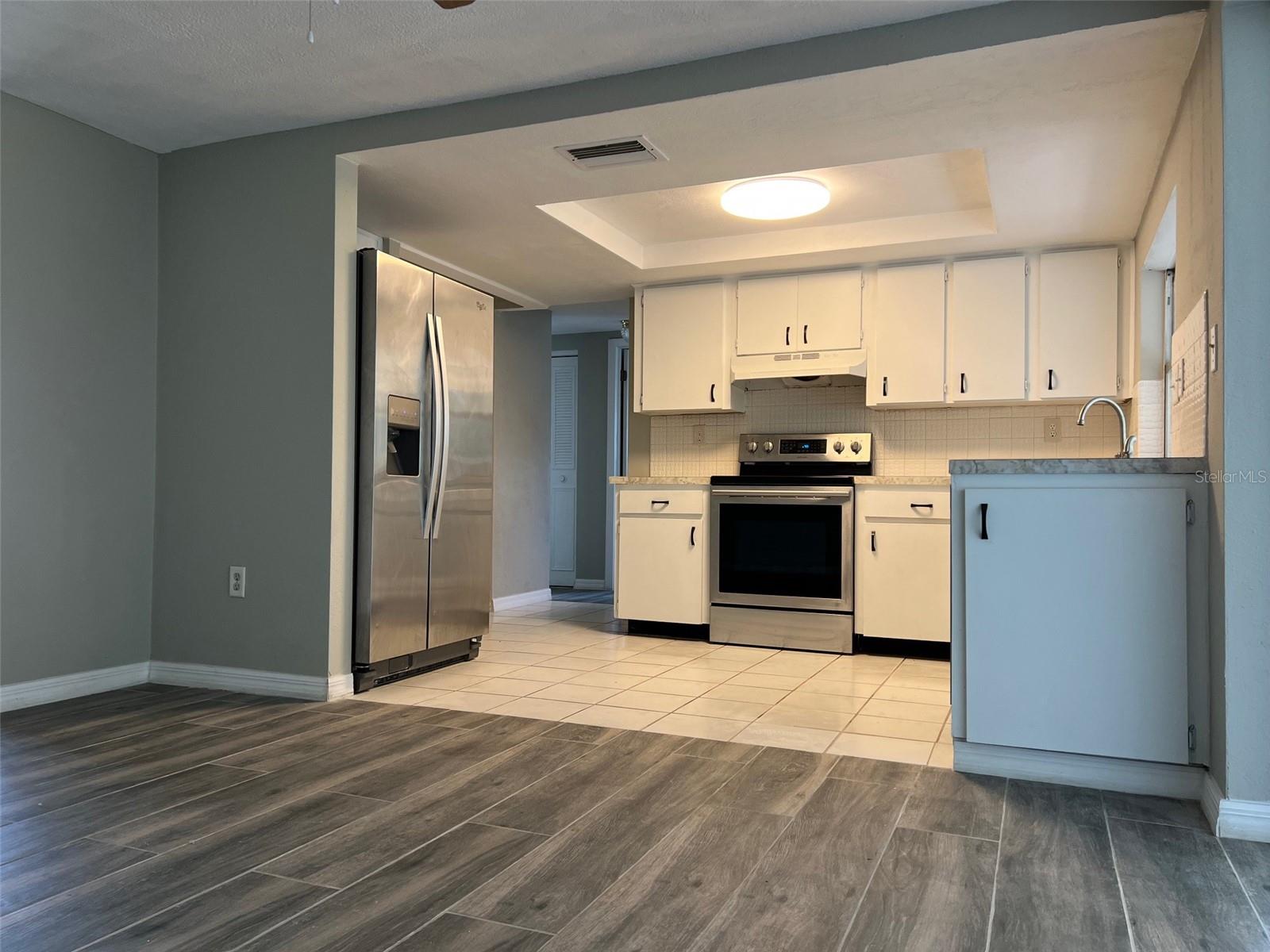 Listing photo id 2 for 7510 Sequoia Drive
