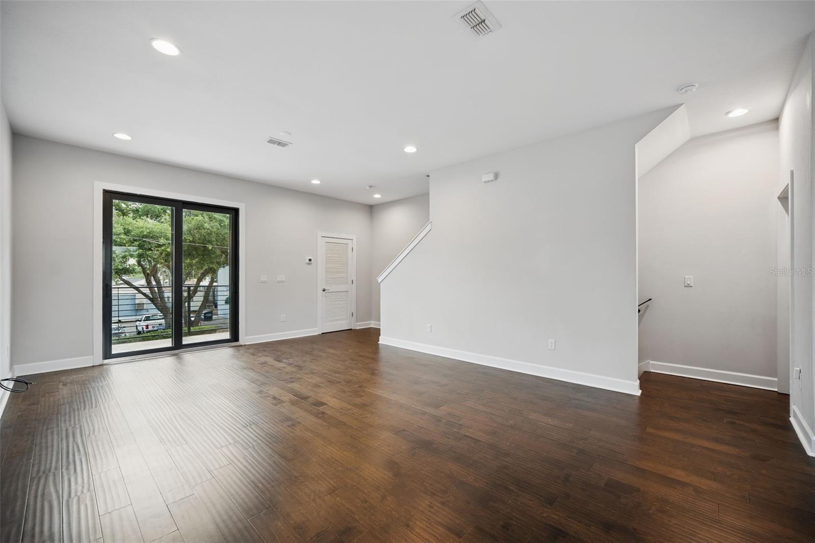 Image 10 of 41 For 1316 Carmen Street 2