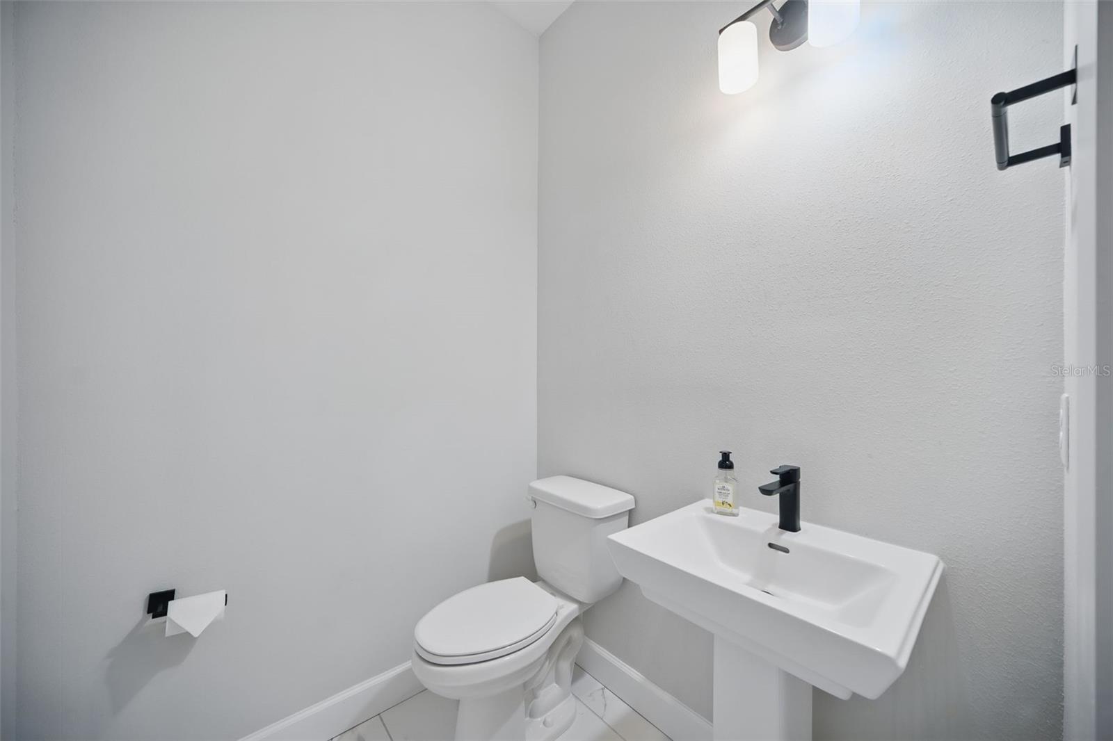 Image 14 of 41 For 1316 Carmen Street 2