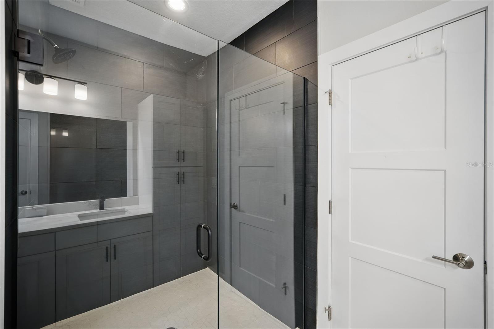 Image 20 of 41 For 1316 Carmen Street 2