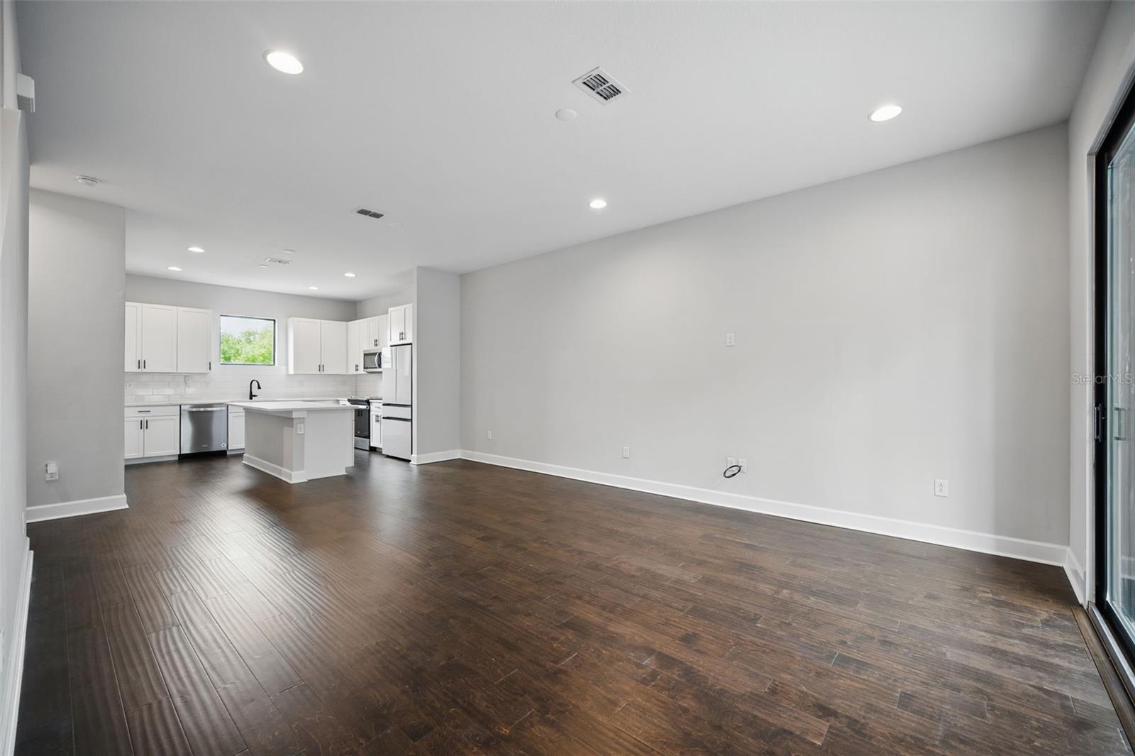 Image 8 of 41 For 1316 Carmen Street 2