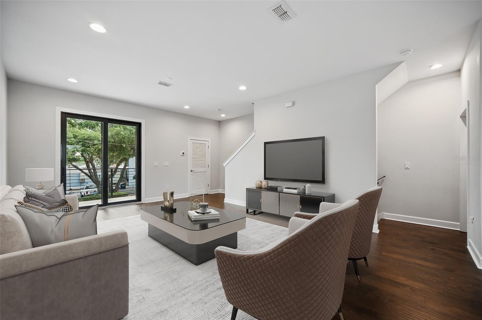 Image 9 of 41 For 1316 Carmen Street 2