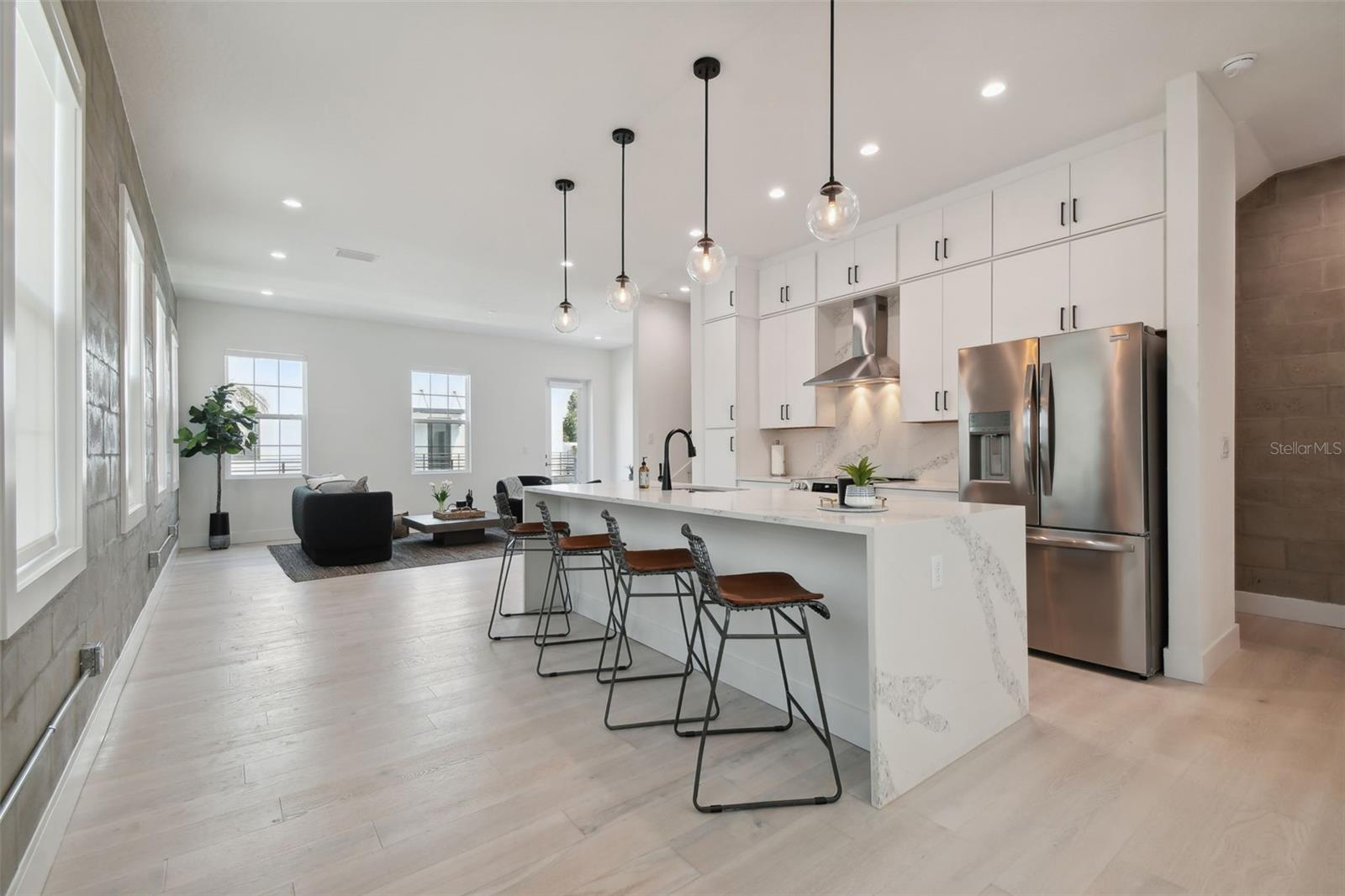 Image 15 of 41 For 2758 5th Avenue S
