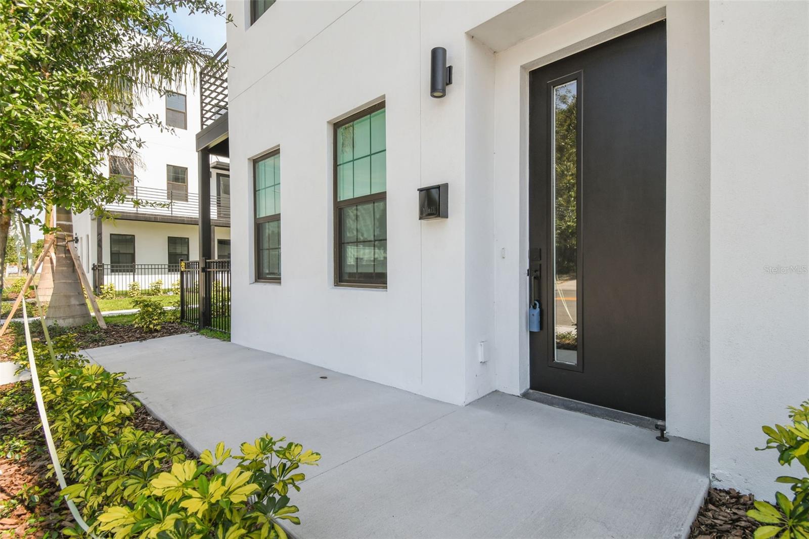 Image 2 of 41 For 2758 5th Avenue S