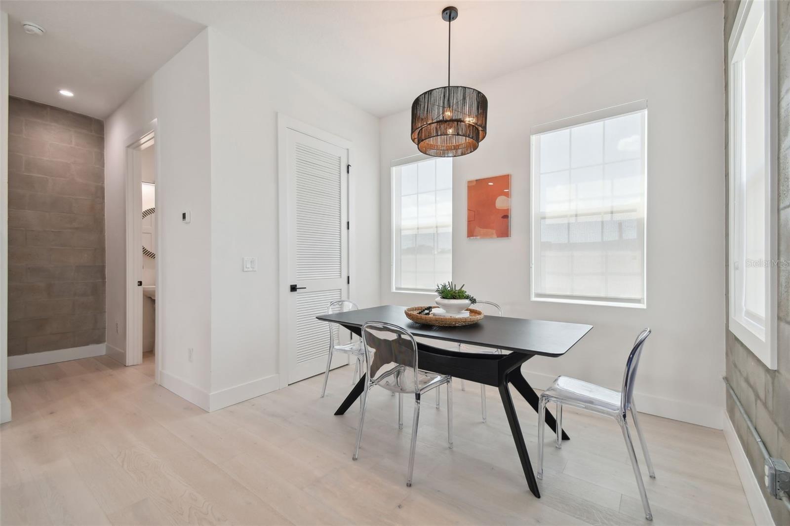 Image 23 of 41 For 2758 5th Avenue S