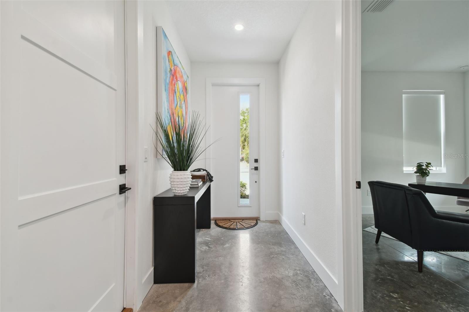 Image 3 of 41 For 2758 5th Avenue S
